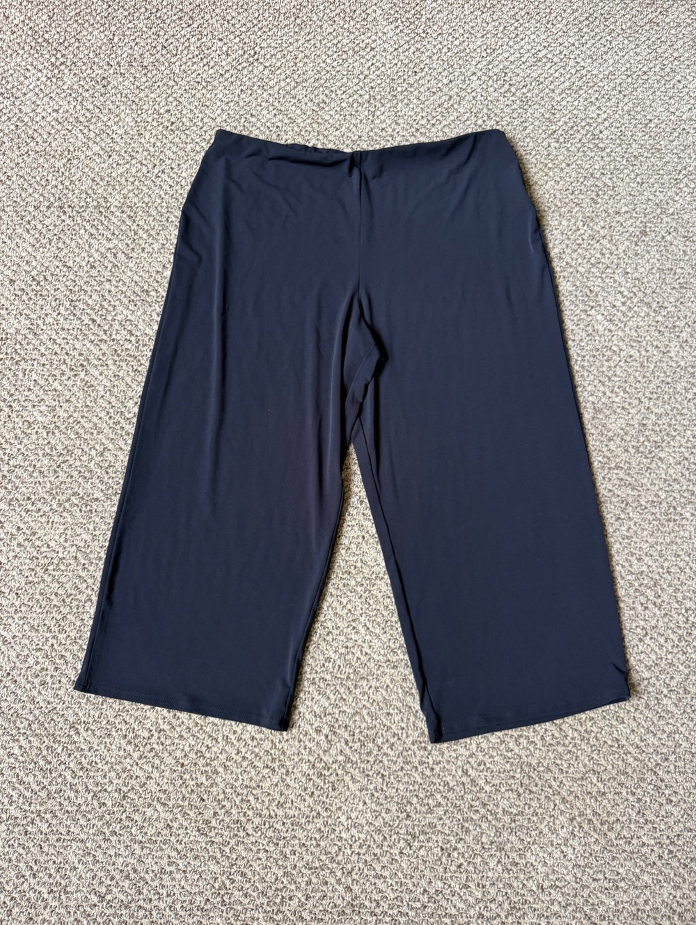 Alfani Black wide leg capri pants
